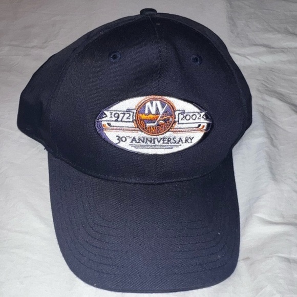 New York Islanders vintage 2002 embroidered Finntown sports company Green bill - Picture 5 of 5